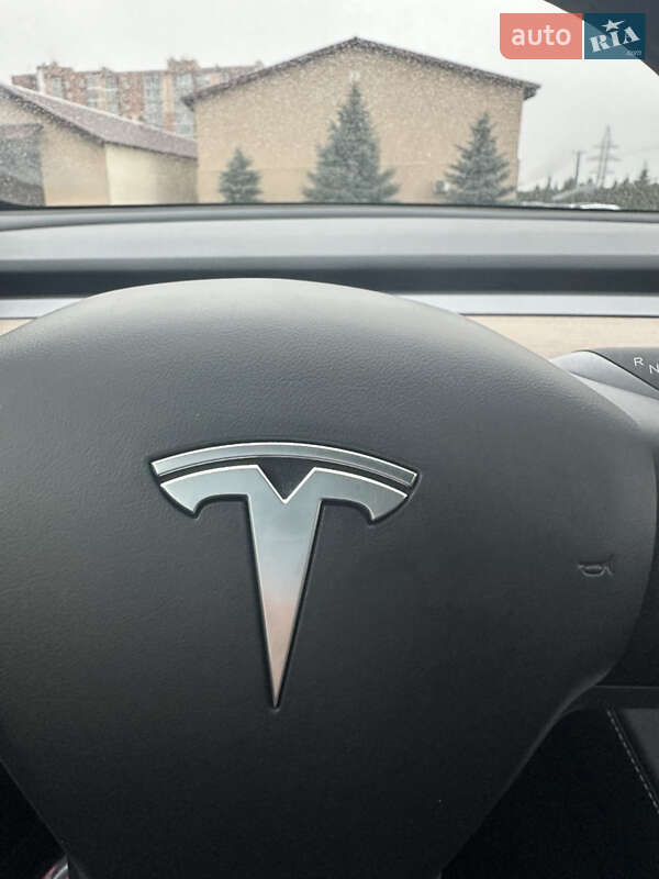 Позашляховик / Кросовер Tesla Model Y 2024 в Дніпрі