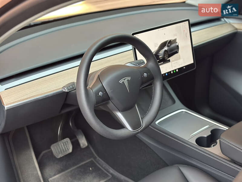 Внедорожник / Кроссовер Tesla Model Y 2024 в Киеве фото 12 Внедорожник / Кроссовер Tesla Model Y 2024 в Киеве