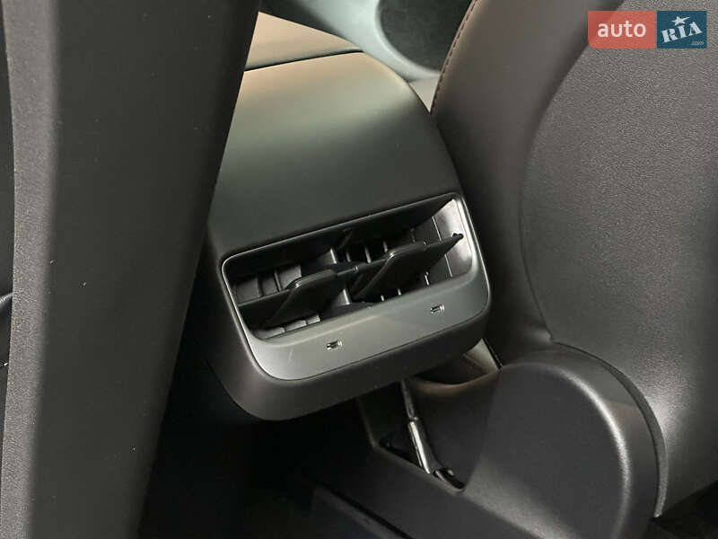 Внедорожник / Кроссовер Tesla Model Y 2024 в Киеве фото 44 Внедорожник / Кроссовер Tesla Model Y 2024 в Киеве