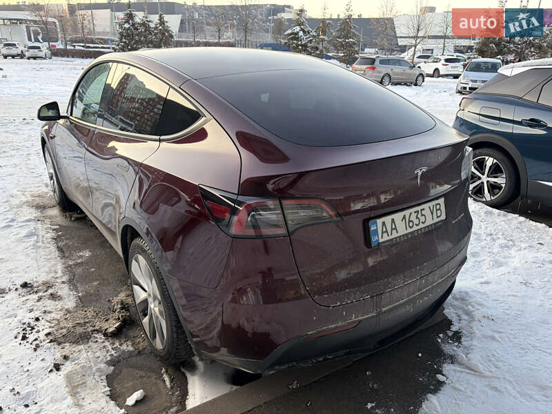 Позашляховик / Кросовер Tesla Model Y 2023 в Києві фото 4 Позашляховик / Кросовер Tesla Model Y 2023 в Києві