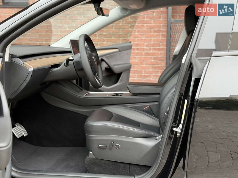 Позашляховик / Кросовер Tesla Model Y 2023 в Києві фото 33 Позашляховик / Кросовер Tesla Model Y 2023 в Києві