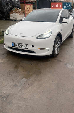 Внедорожник / Кроссовер Tesla Model Y 2022 в Ровно