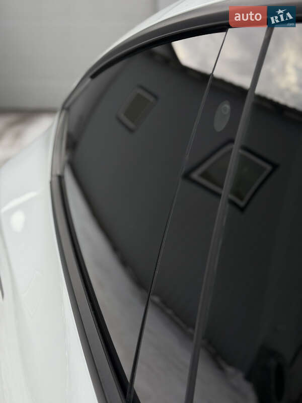 Внедорожник / Кроссовер Tesla Model Y 2022 в Киеве