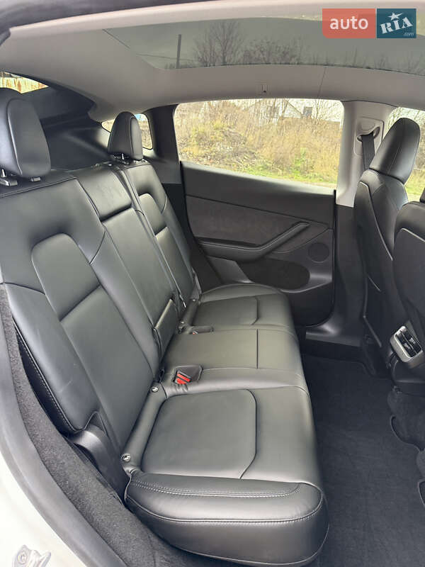 Внедорожник / Кроссовер Tesla Model Y 2022 в Киеве