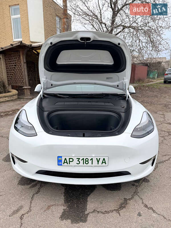 Внедорожник / Кроссовер Tesla Model Y 2024 в Запорожье