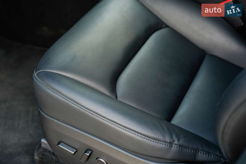 Внедорожник / Кроссовер Tesla Model Y 2024 в Львове