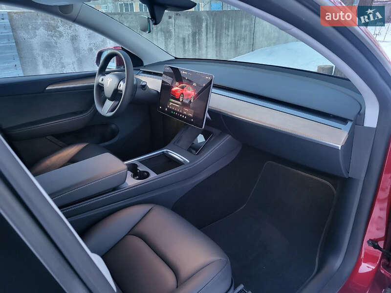 Позашляховик / Кросовер Tesla Model Y 2024 в Харкові фото 13 Позашляховик / Кросовер Tesla Model Y 2024 в Харкові