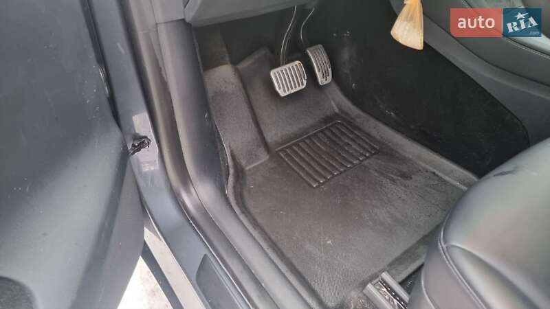 Внедорожник / Кроссовер Tesla Model Y 2023 в Ирпене