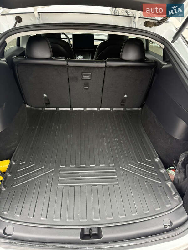 Внедорожник / Кроссовер Tesla Model Y 2021 в Харькове