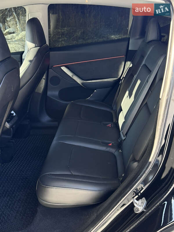 Внедорожник / Кроссовер Tesla Model Y 2023 в Львове