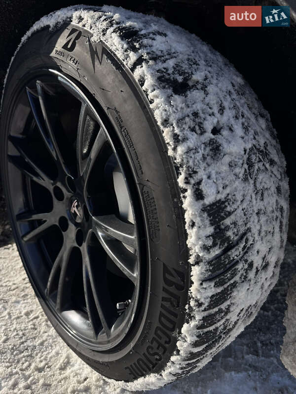 Внедорожник / Кроссовер Tesla Model Y 2023 в Львове