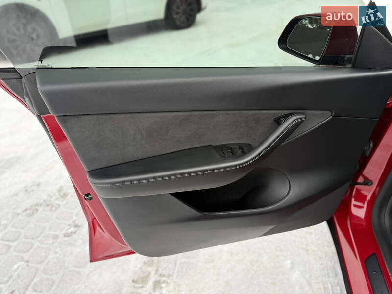 Внедорожник / Кроссовер Tesla Model Y 2022 в Львове