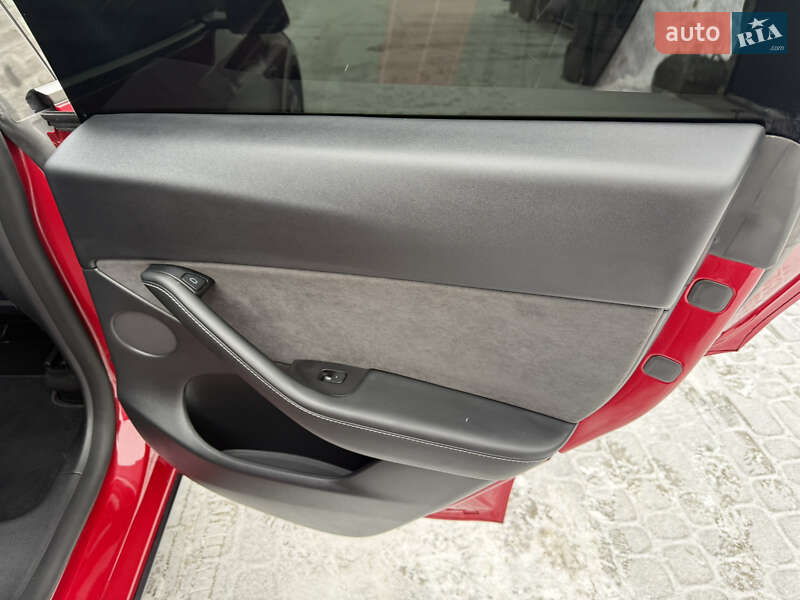 Внедорожник / Кроссовер Tesla Model Y 2022 в Львове