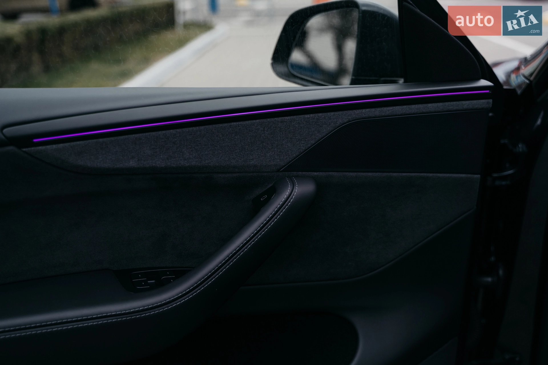 2025 Tesla Model Y - мініатюра 15