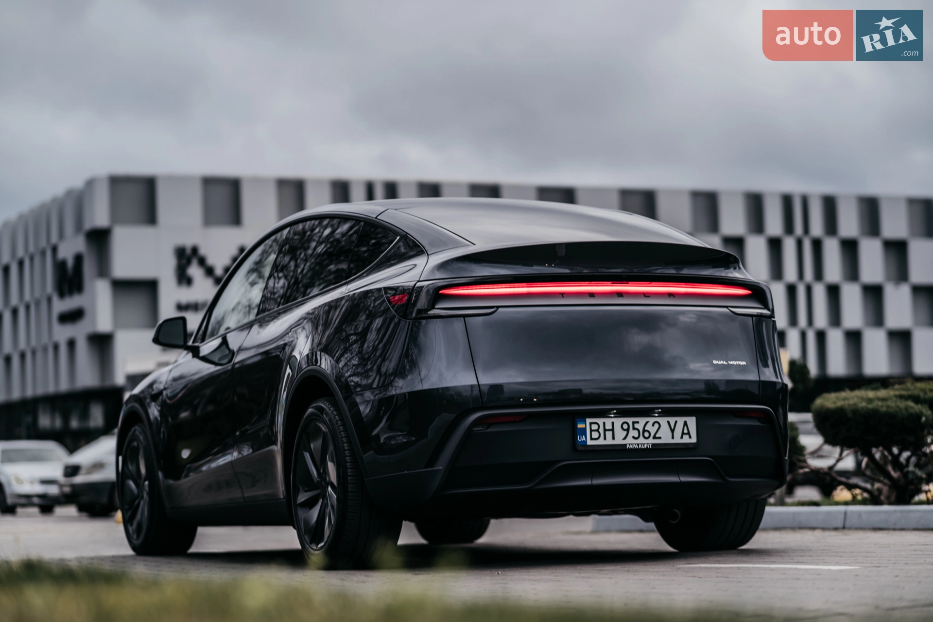 2025 Tesla Model Y - мініатюра 8