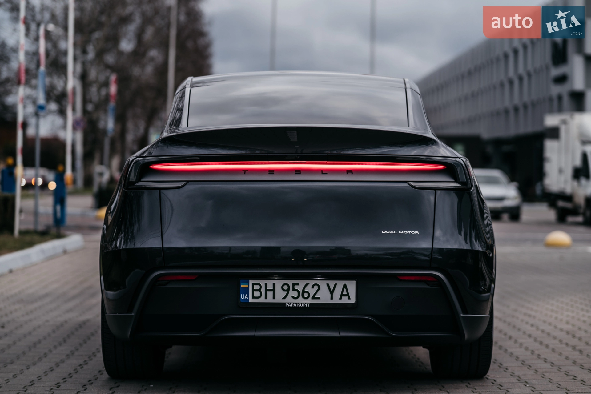 2025 Tesla Model Y - мініатюра 10
