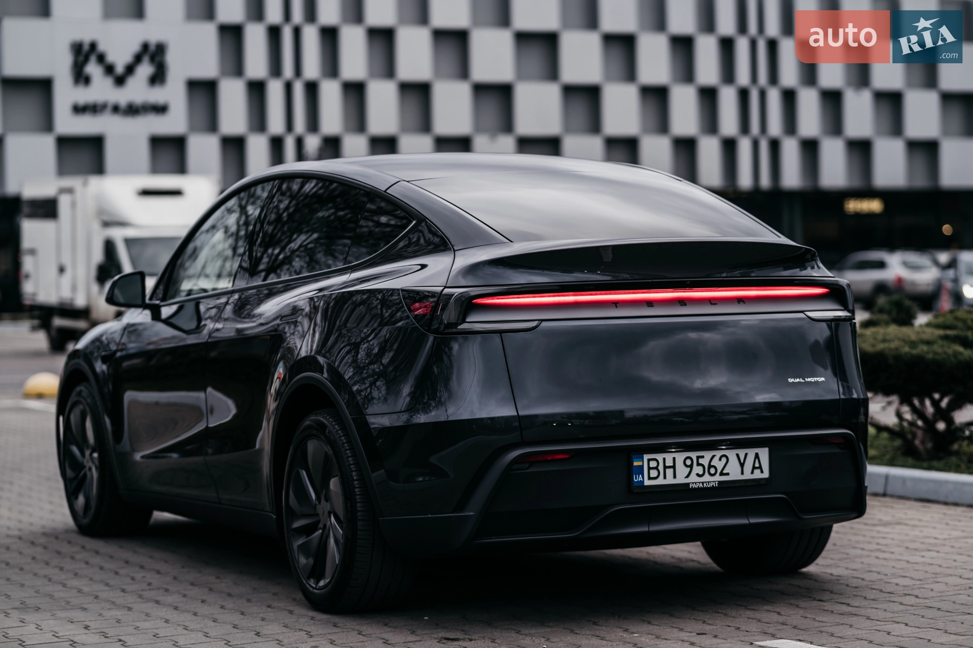 2025 Tesla Model Y - мініатюра 9
