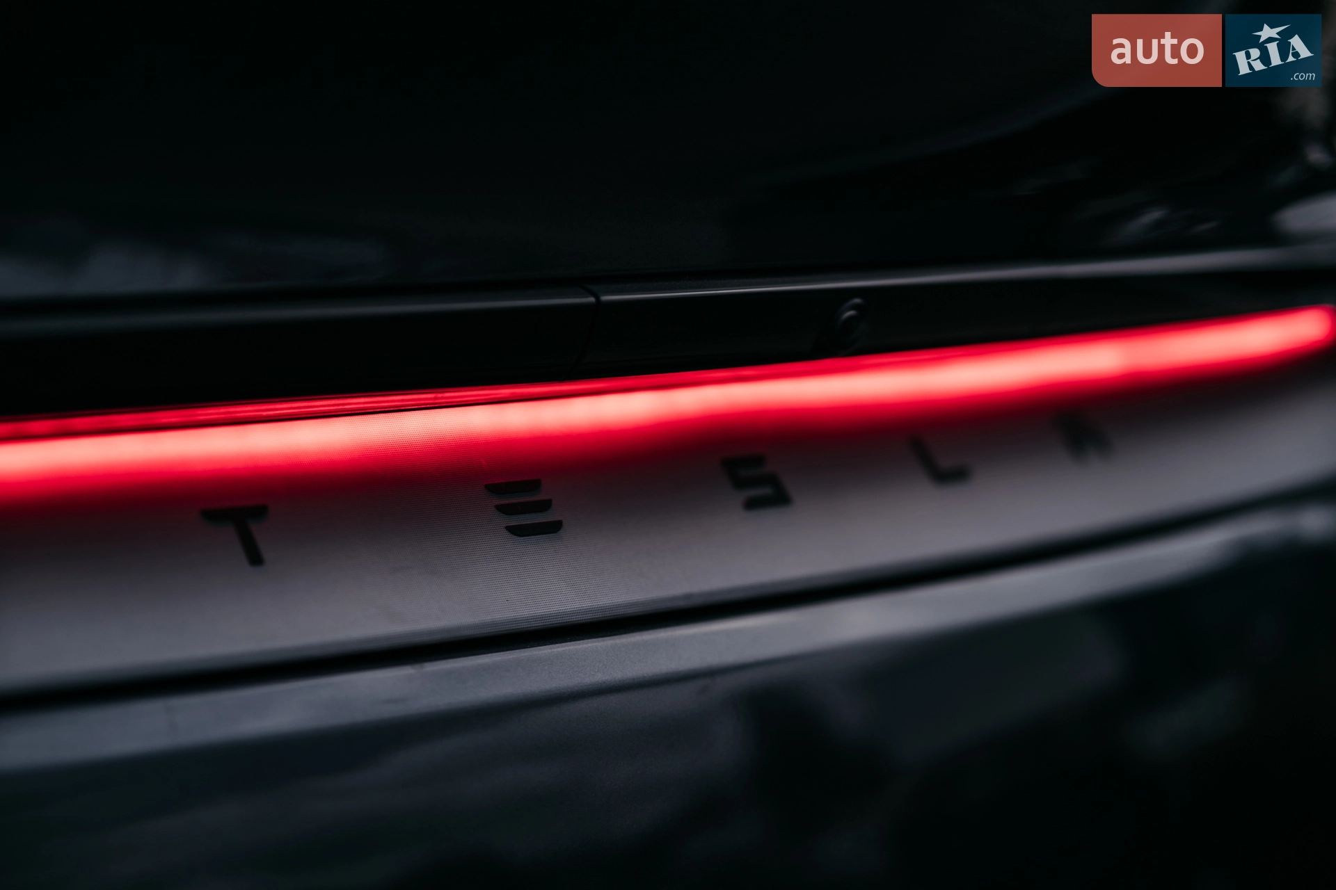 2025 Tesla Model Y - мініатюра 23