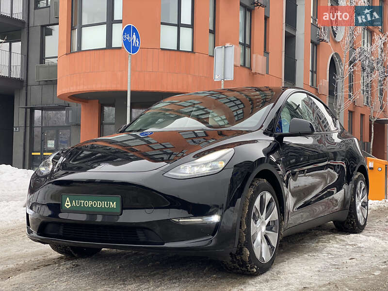 Внедорожник / Кроссовер Tesla Model Y 2024 в Киеве