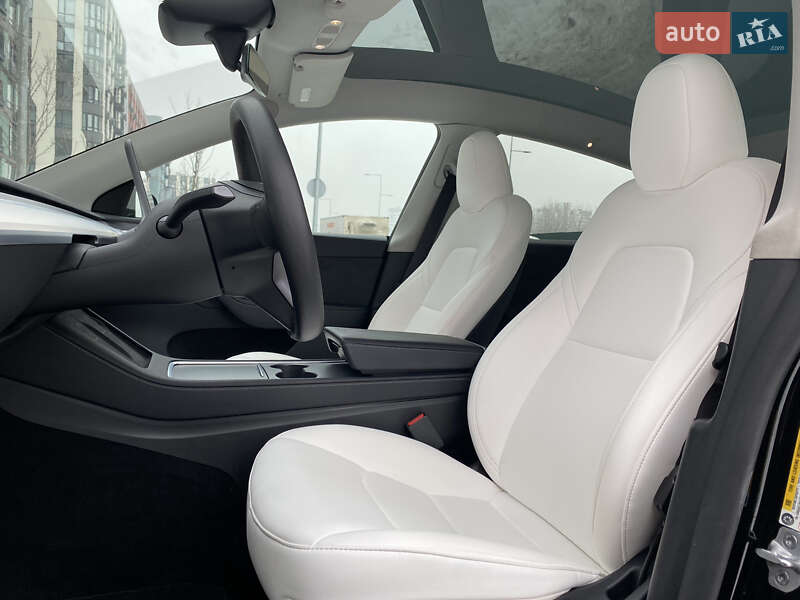 Внедорожник / Кроссовер Tesla Model Y 2024 в Киеве