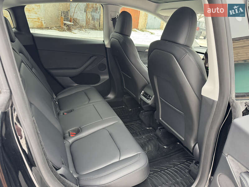 Позашляховик / Кросовер Tesla Model Y 2024 в Кривому Розі