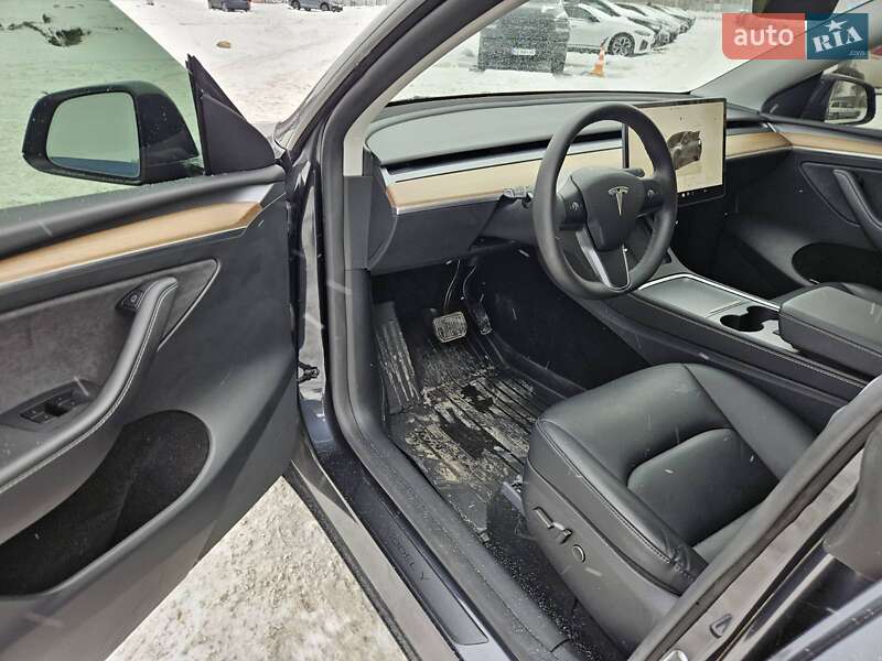 Позашляховик / Кросовер Tesla Model Y 2024 в Дніпрі