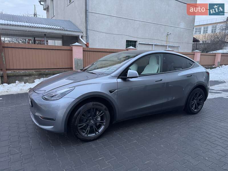 Позашляховик / Кросовер Tesla Model Y 2024 в Ужгороді фото 3 Позашляховик / Кросовер Tesla Model Y 2024 в Ужгороді