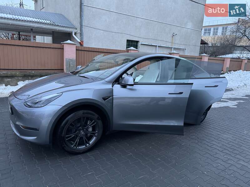 Позашляховик / Кросовер Tesla Model Y 2024 в Ужгороді фото 8 Позашляховик / Кросовер Tesla Model Y 2024 в Ужгороді