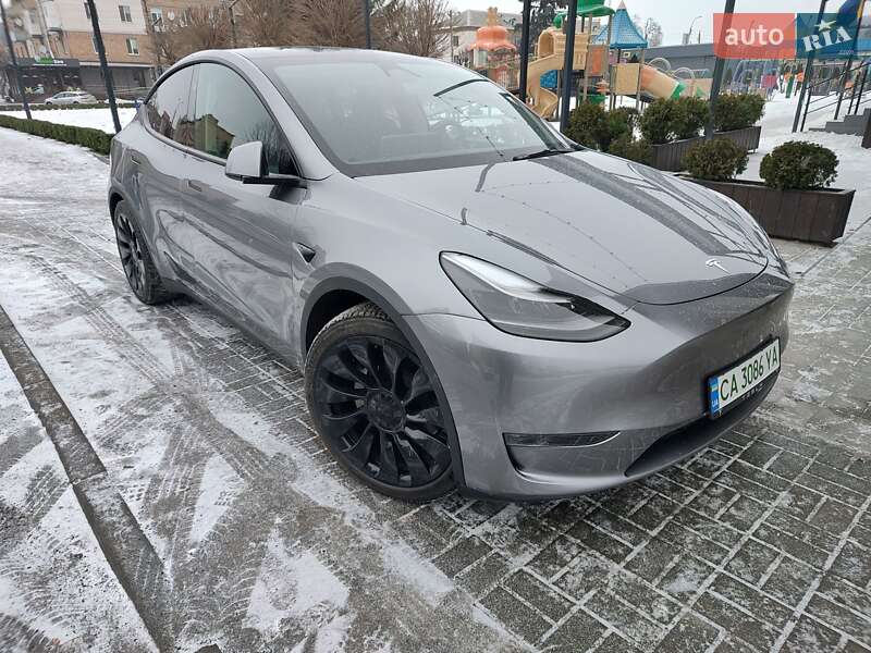 Tesla Model Y 2025 Tesla Model Y 2025