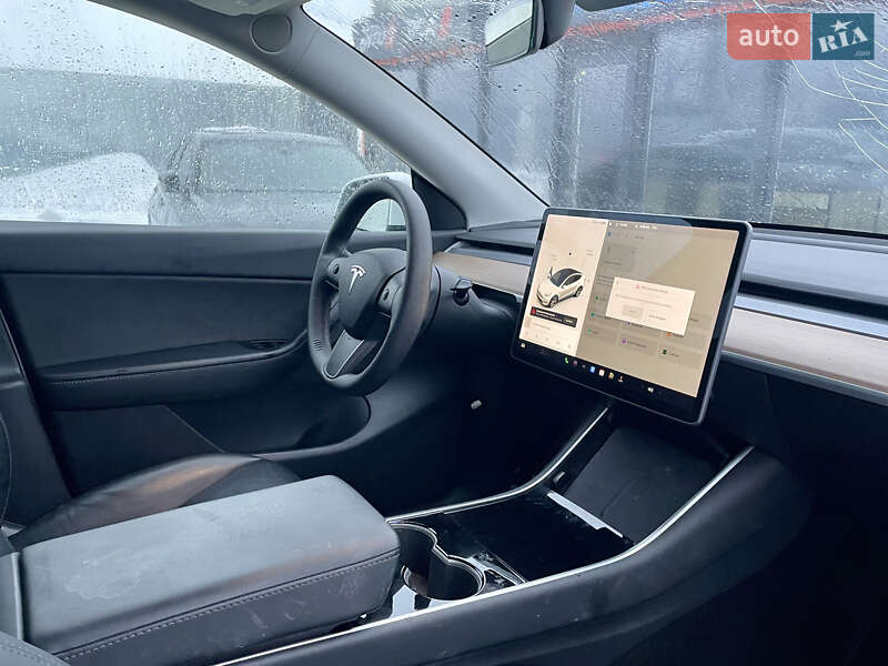 Позашляховик / Кросовер Tesla Model Y 2021 в Львові
