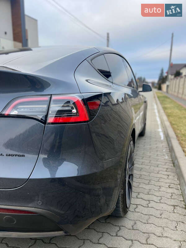 Внедорожник / Кроссовер Tesla Model Y 2021 в Львове