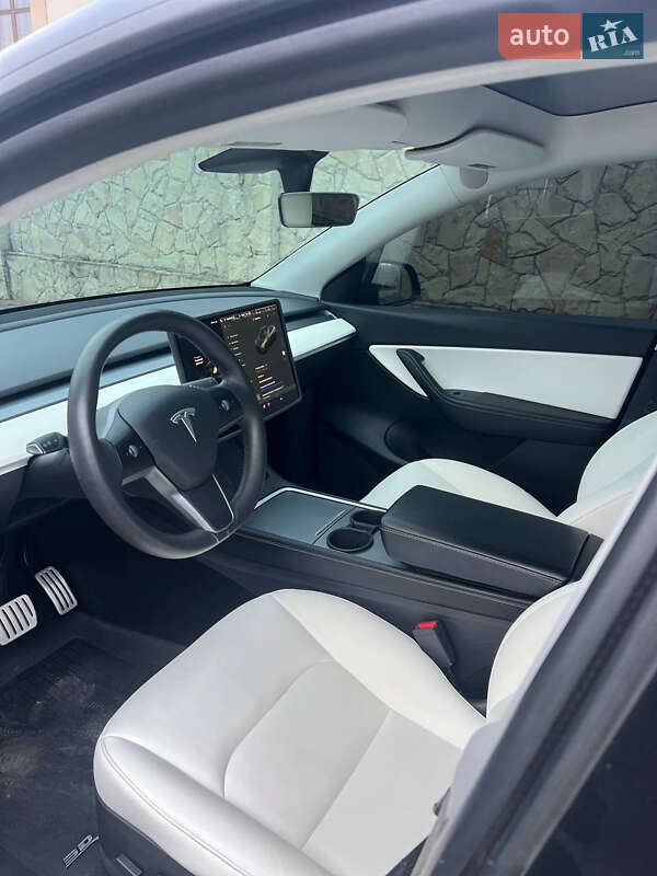 Внедорожник / Кроссовер Tesla Model Y 2021 в Львове