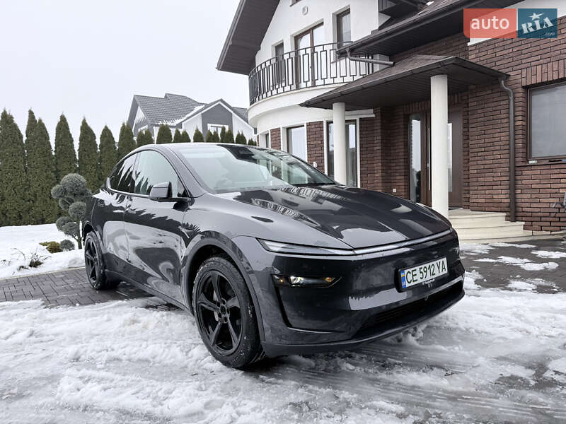 Позашляховик / Кросовер Tesla Model Y 2025 в Чернівцях