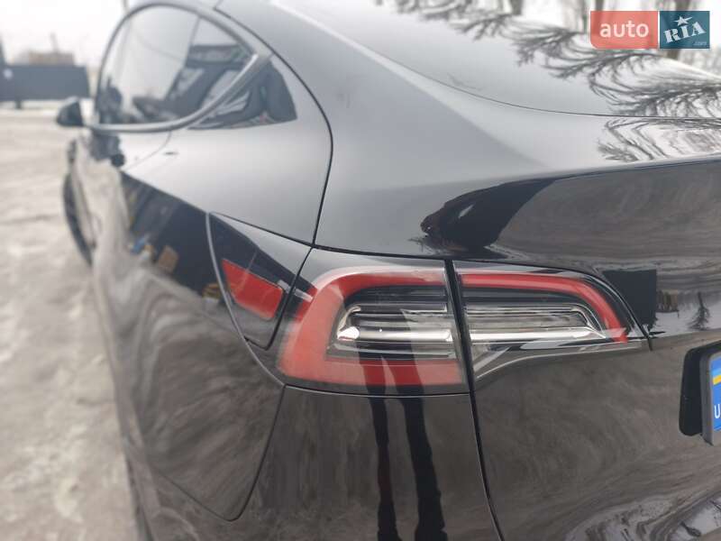 Внедорожник / Кроссовер Tesla Model Y 2021 в Киеве