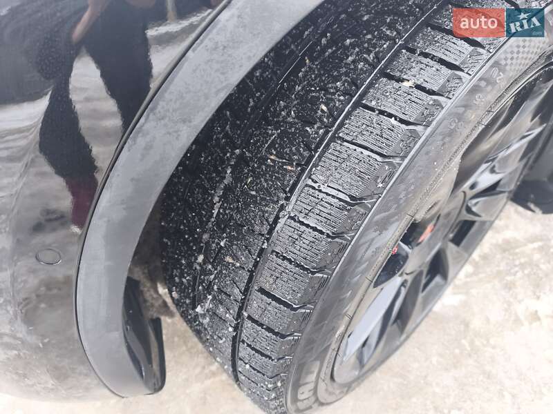 Внедорожник / Кроссовер Tesla Model Y 2021 в Киеве