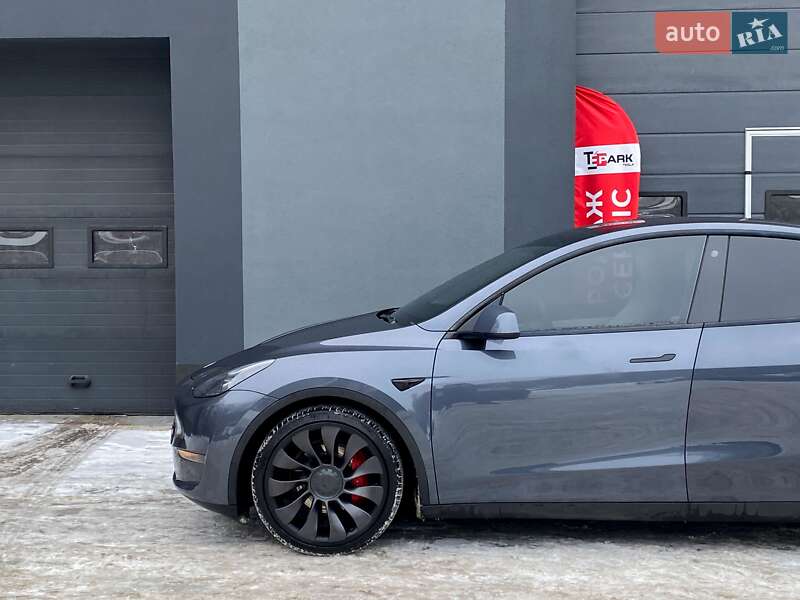 Внедорожник / Кроссовер Tesla Model Y 2021 в Киеве
