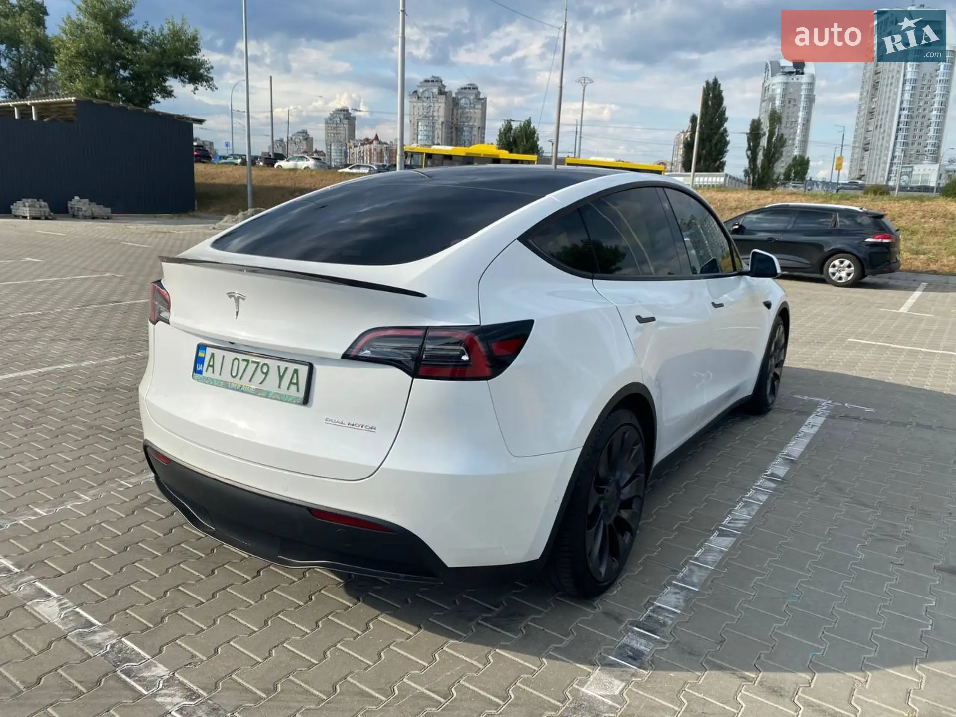 2021 Tesla Model Y - мініатюра 3