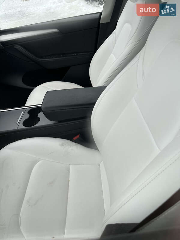 Внедорожник / Кроссовер Tesla Model Y 2022 в Львове