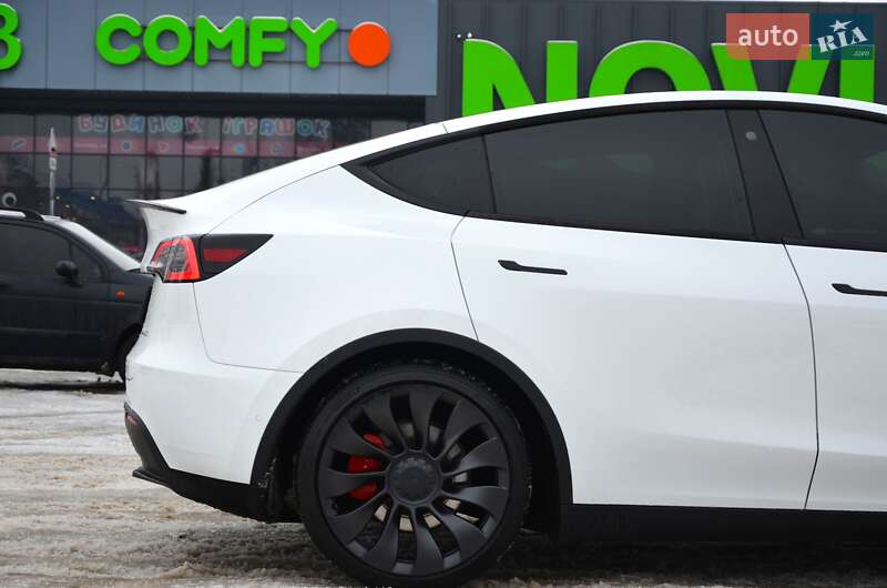 Позашляховик / Кросовер Tesla Model Y 2022 в Києві фото 14 Позашляховик / Кросовер Tesla Model Y 2022 в Києві