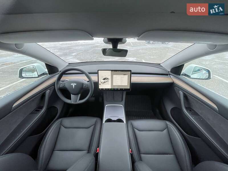 Внедорожник / Кроссовер Tesla Model Y 2024 в Киеве