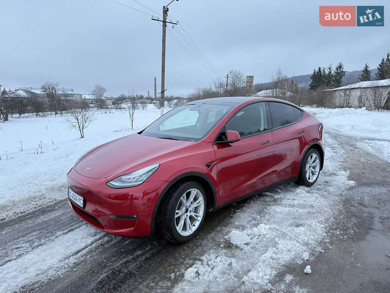 Tesla Model Y 2023