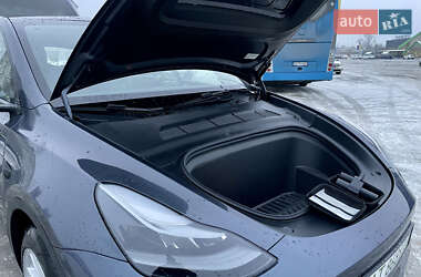Внедорожник / Кроссовер Tesla Model Y 2023 в Киеве