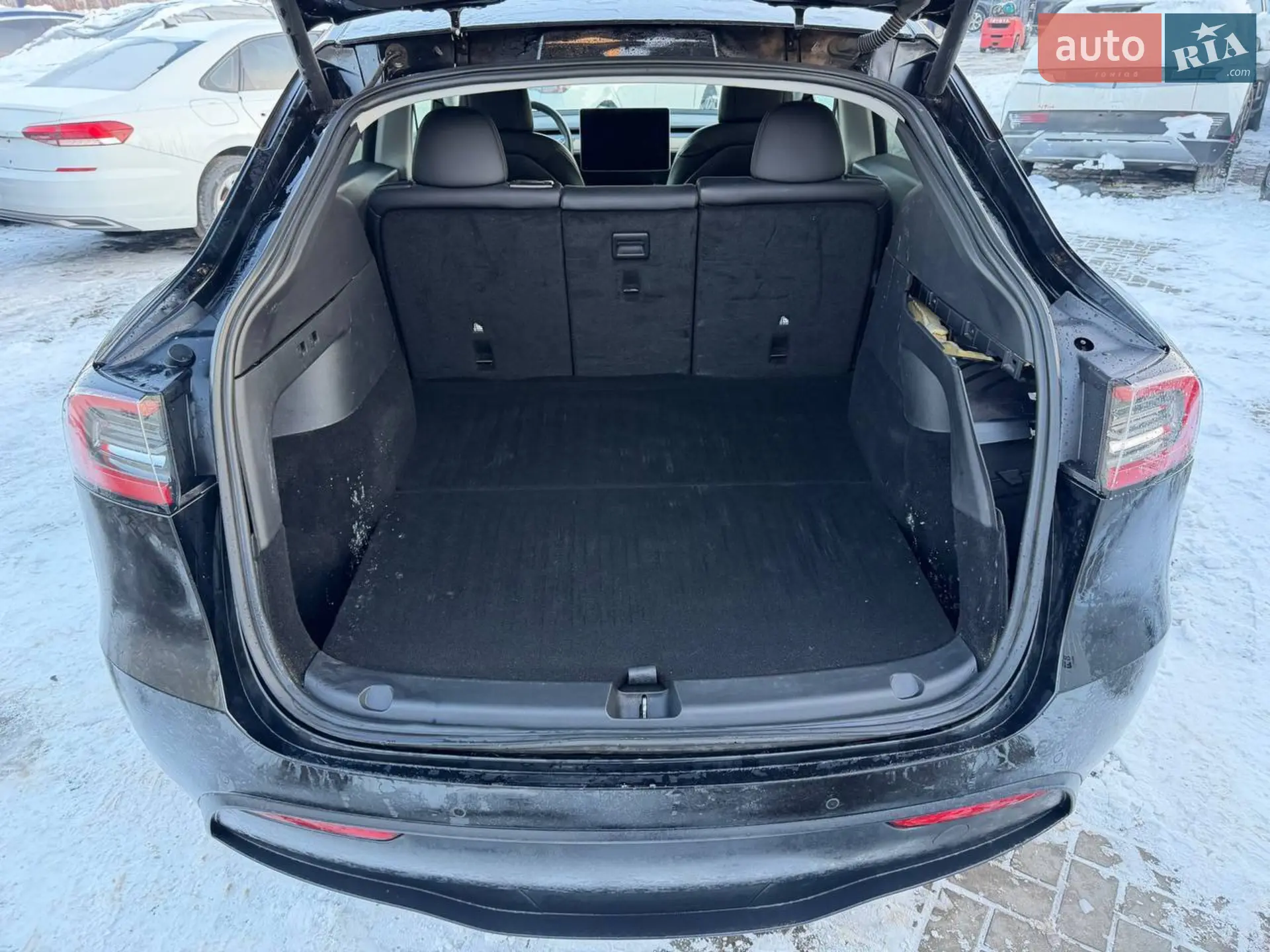 2020 Tesla Model Y - мініатюра 9