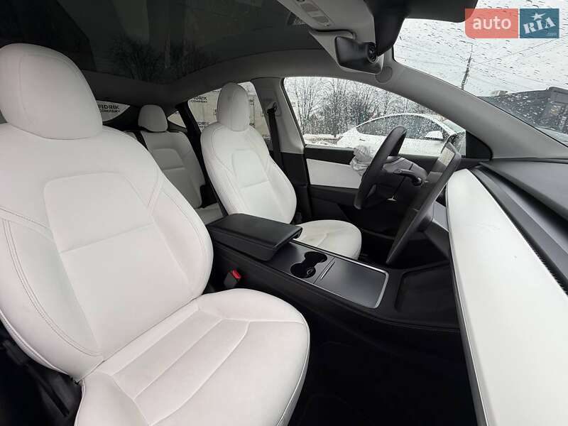 Позашляховик / Кросовер Tesla Model Y 2021 в Луцьку
