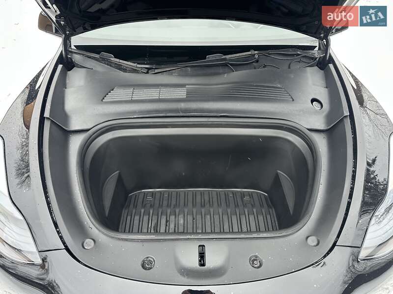 Внедорожник / Кроссовер Tesla Model Y 2021 в Киеве