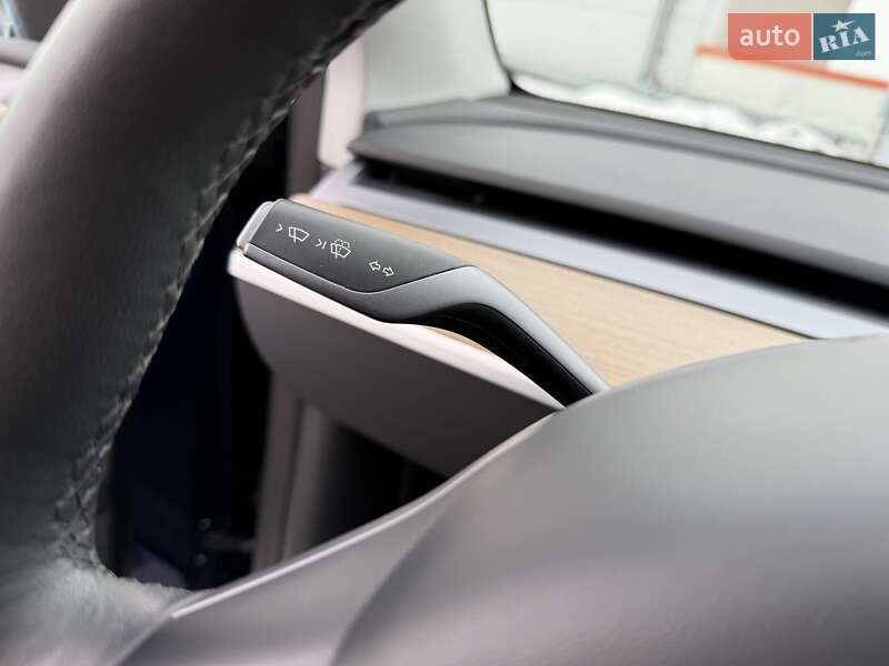 Позашляховик / Кросовер Tesla Model Y 2023 в Києві