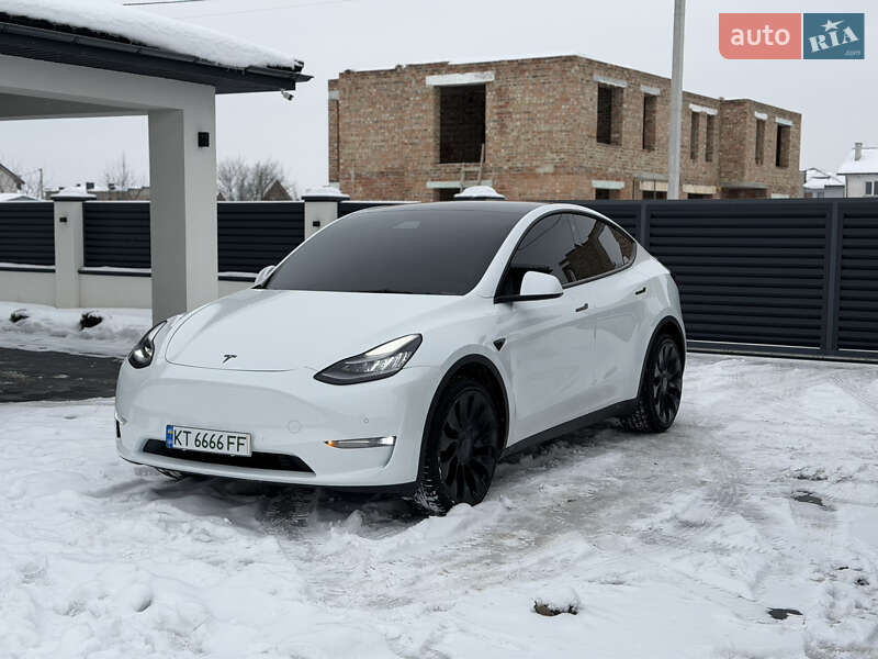 Tesla Model Y 2021
