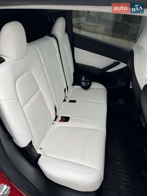 Позашляховик / Кросовер Tesla Model Y 2022 в Одесі фото 14 Позашляховик / Кросовер Tesla Model Y 2022 в Одесі