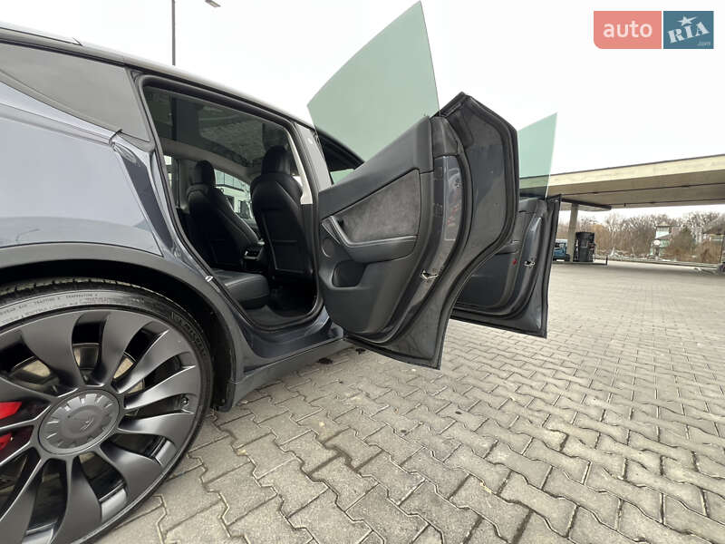 Позашляховик / Кросовер Tesla Model Y 2022 в Ужгороді фото 20 Позашляховик / Кросовер Tesla Model Y 2022 в Ужгороді