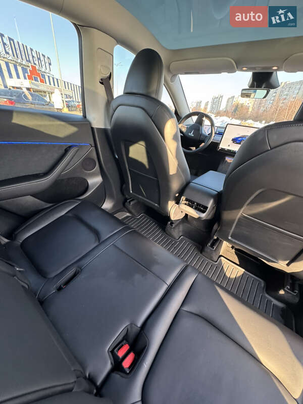 Внедорожник / Кроссовер Tesla Model Y 2024 в Дрогобыче